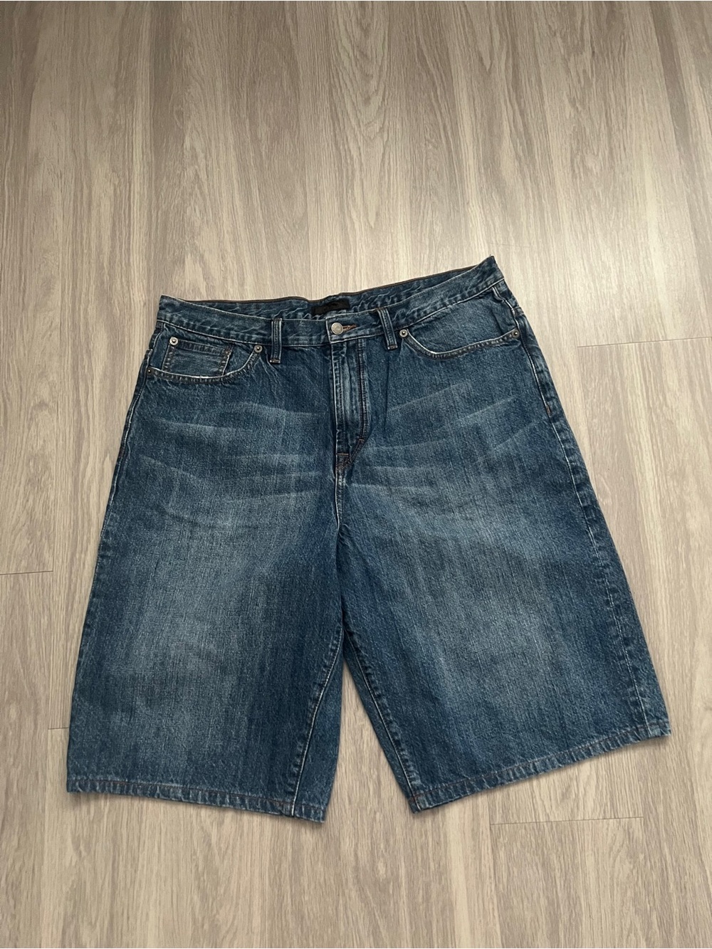 Sean John Men’s Denim Bermuda Shorts Blue Wash Size 36